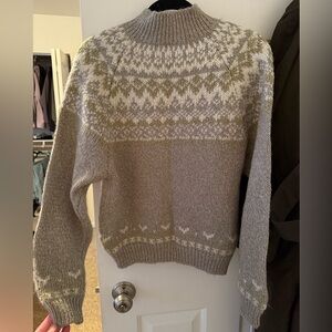 D.D Sloane, size Medium.